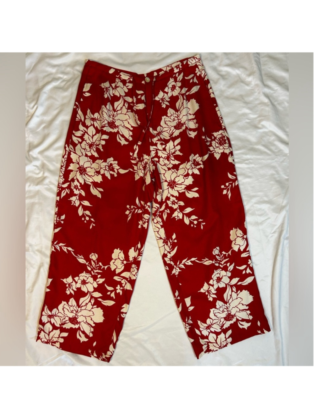 100% Silk Kahala Hawaiian Red Floral Cropped Pants Size 6